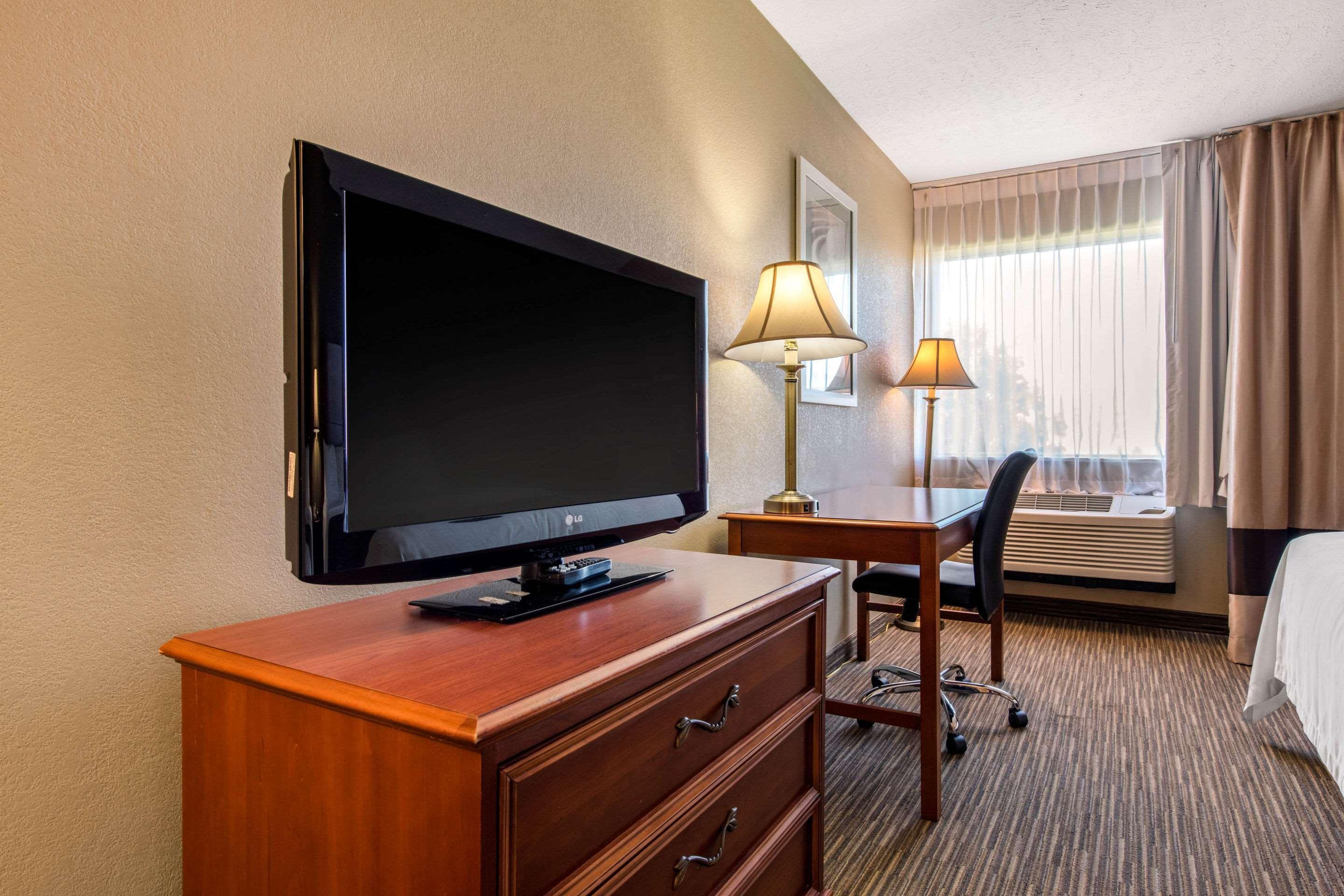 Quality Inn & Suites New Castle Exterior foto